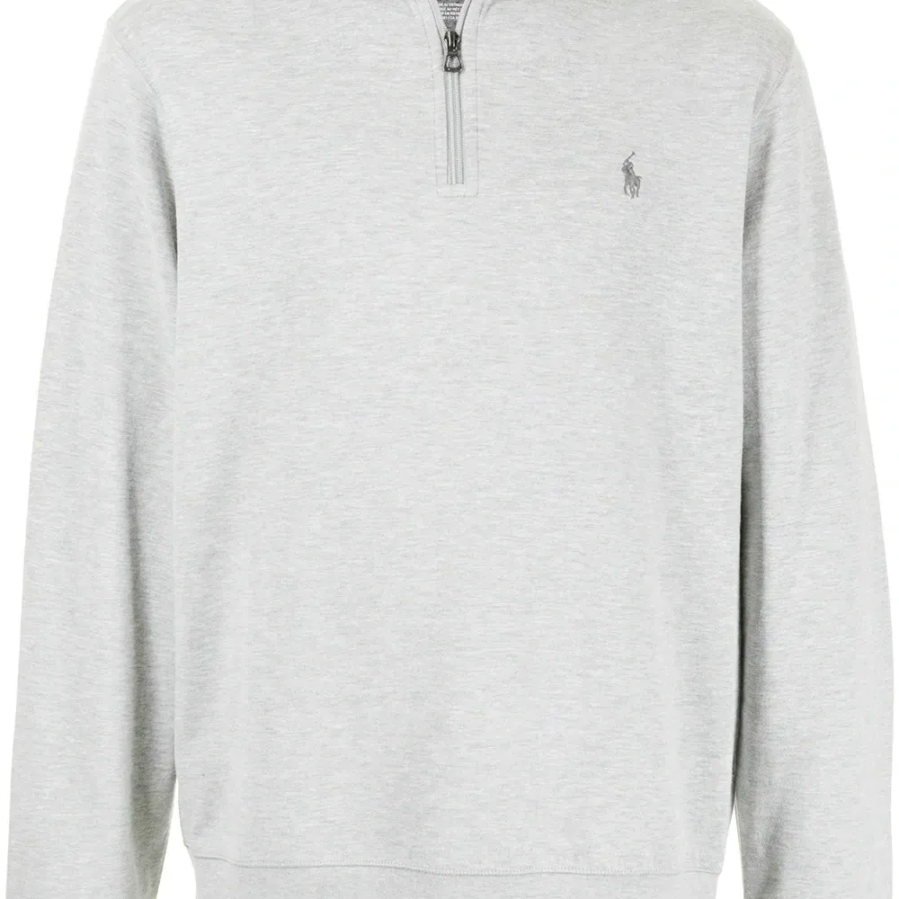 Толстовка с вышитым логотипом