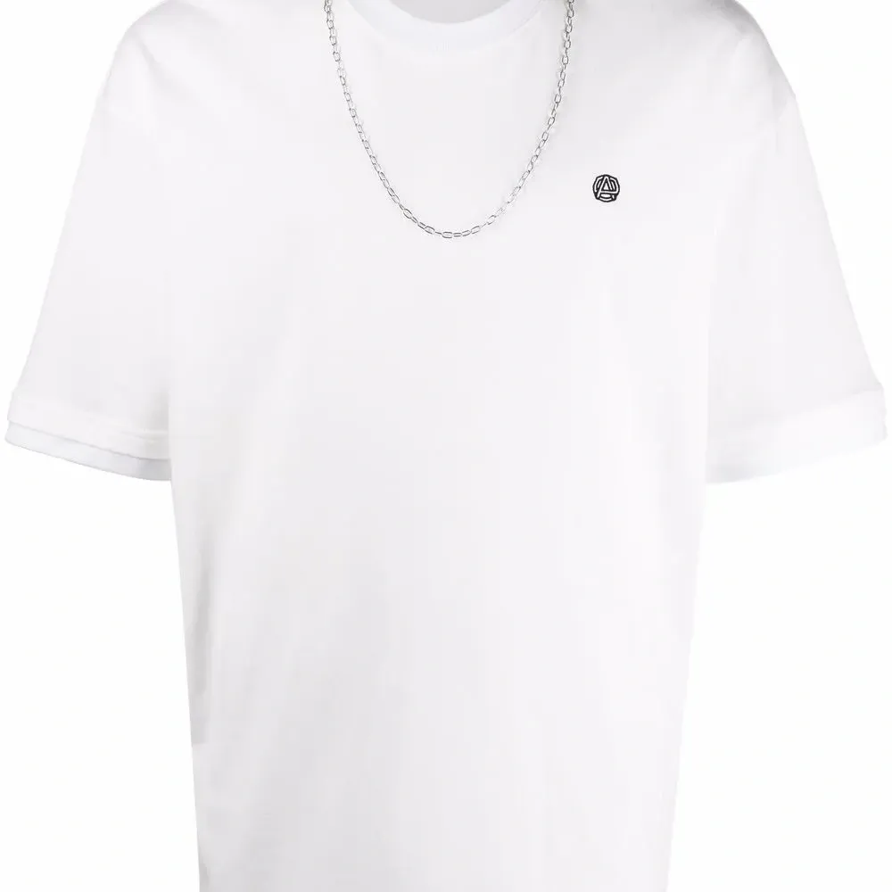 Футболка с цепочкой