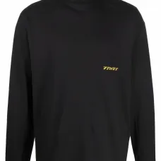 Футболка с высоким воротником и логотипом