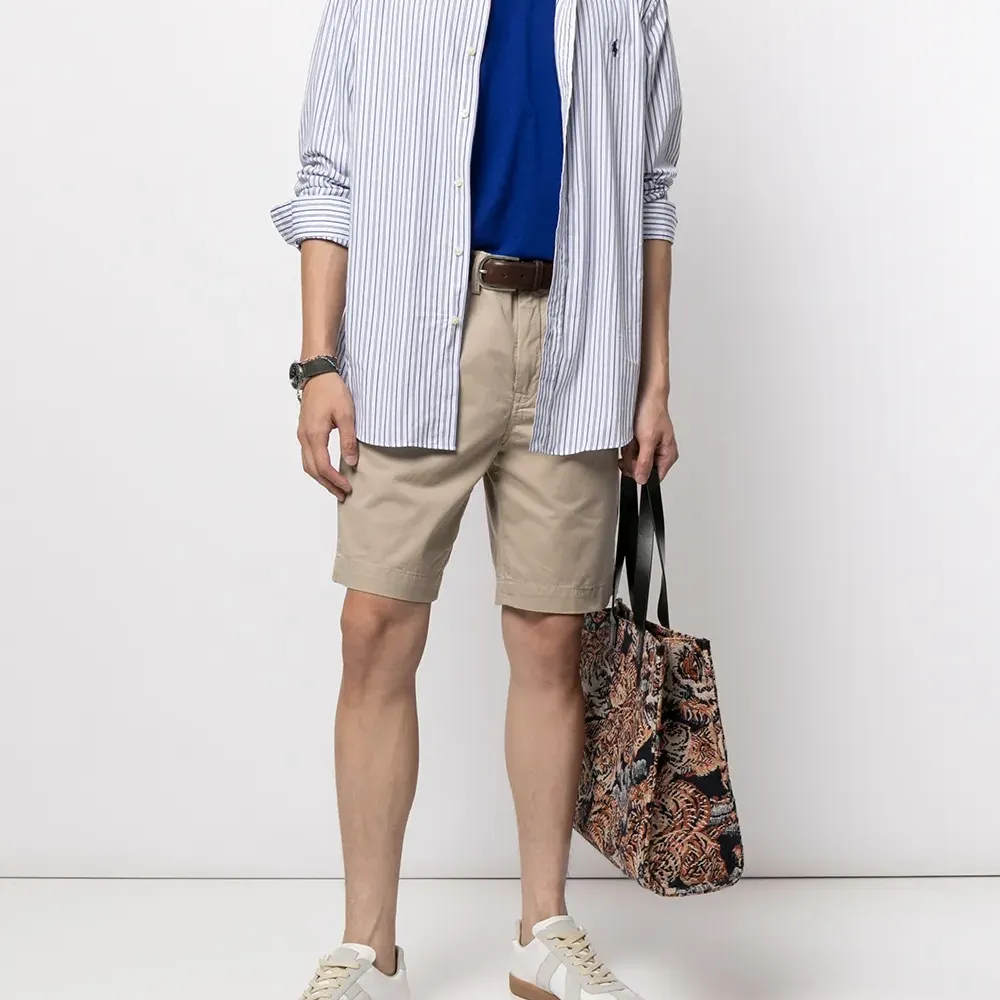 Футболка с вышитым логотипом