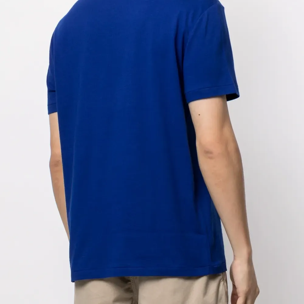 Футболка с вышитым логотипом