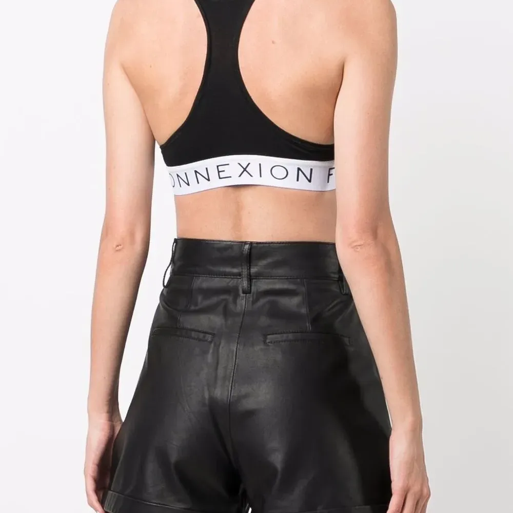 спортивный топ с логотипом