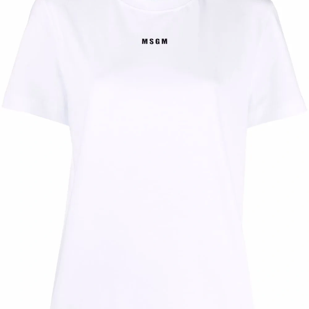 Футболка с логотипом