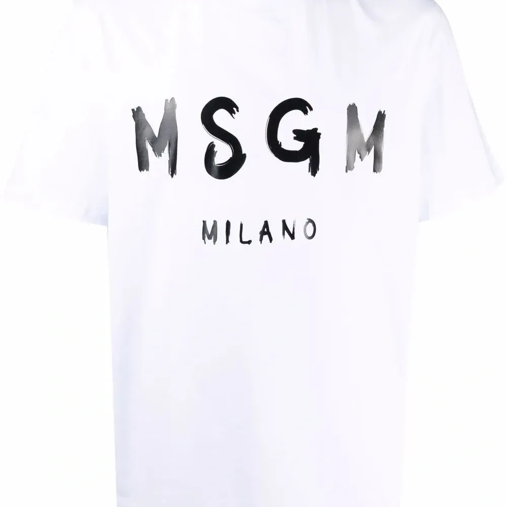 Футболка с логотипом