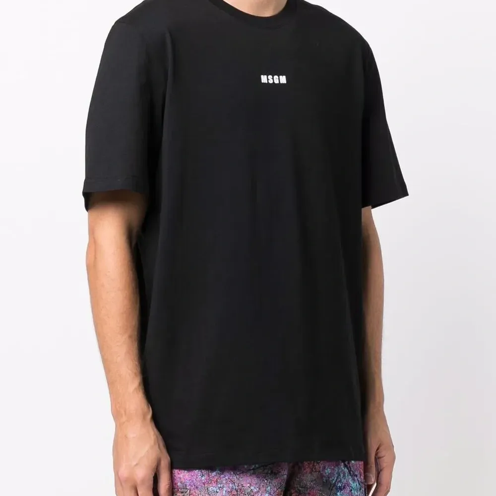 Футболка с логотипом