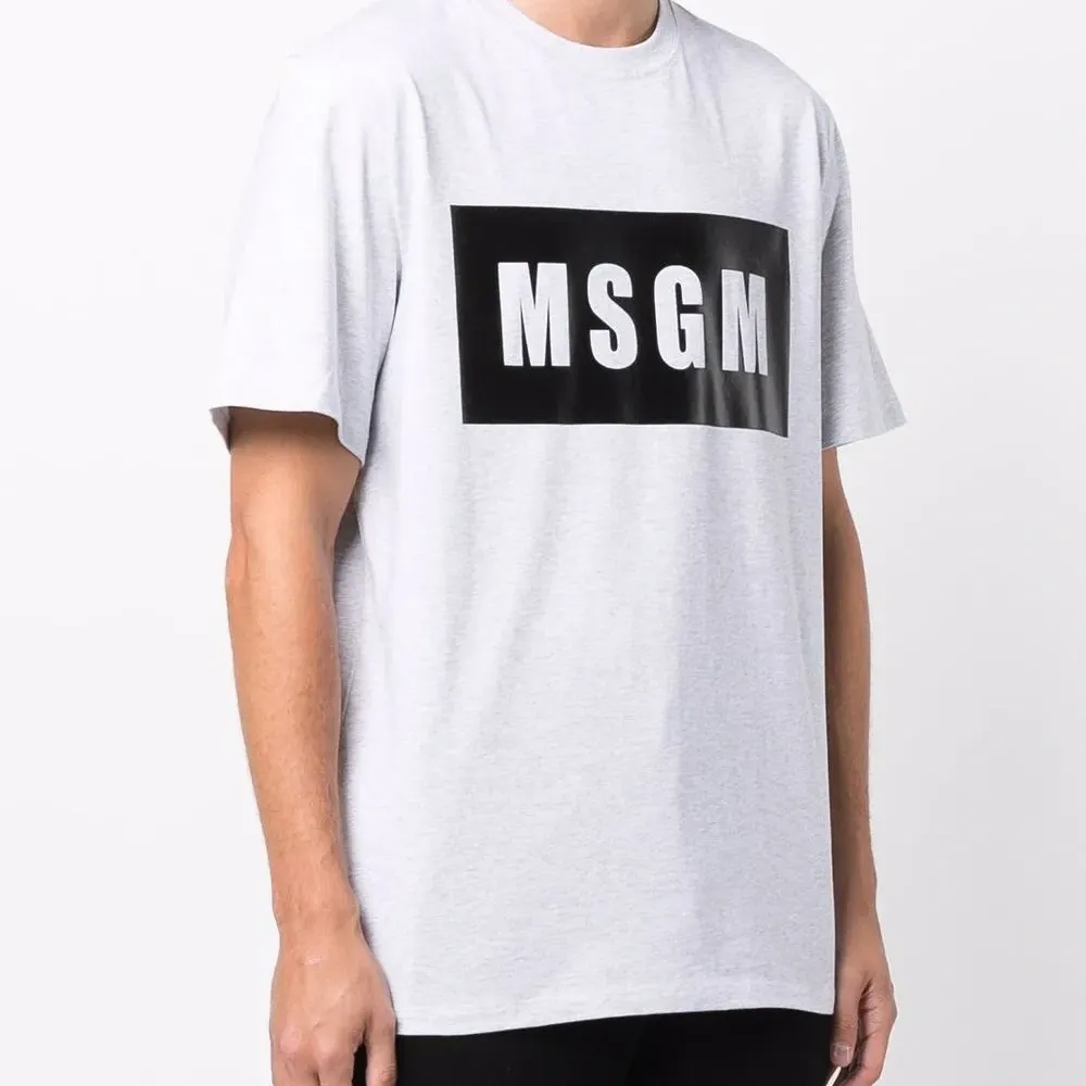 Футболка с логотипом