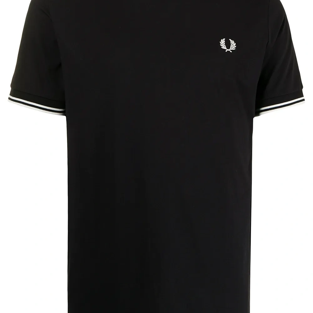 Футболка с вышитым логотипом