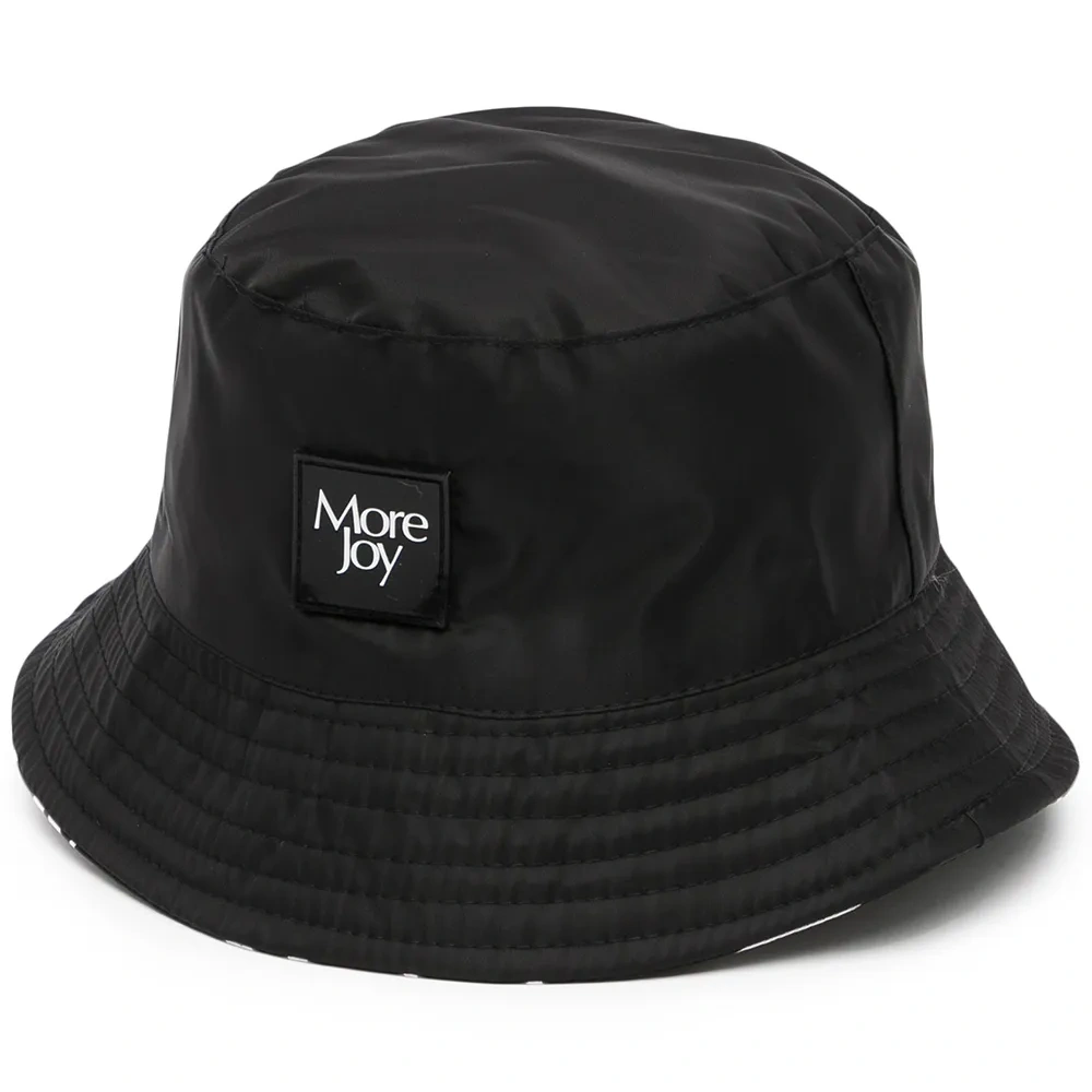 панама с нашивкой-логотипом