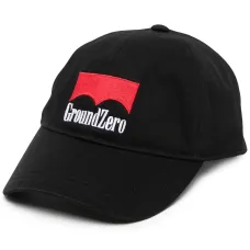 Кепка с вышитым логотипом