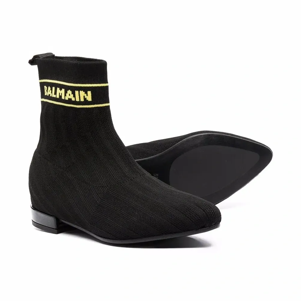 ботинки с логотипом