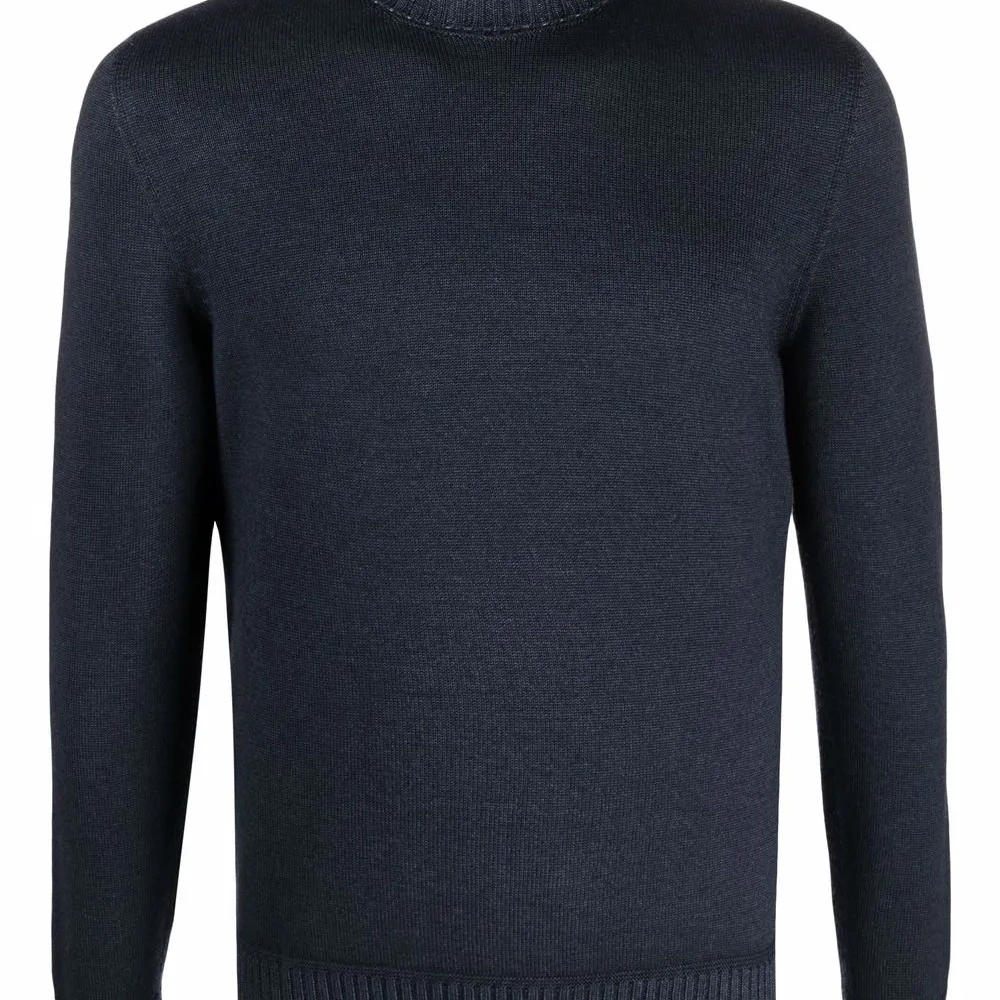 Джемпер с высоким воротником