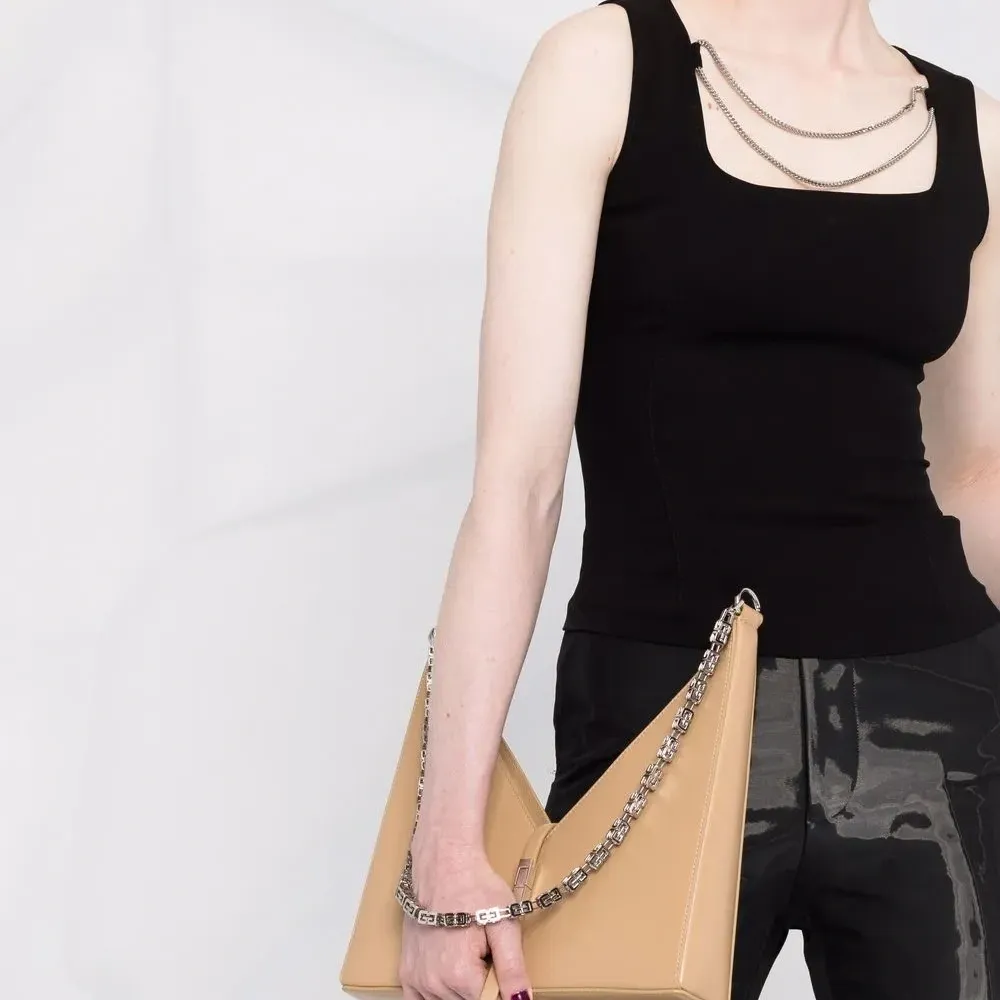 Блузка без рукавов