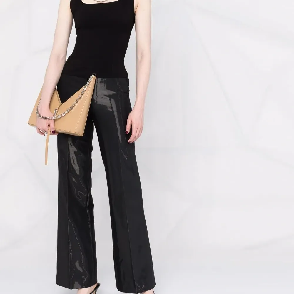 Блузка без рукавов