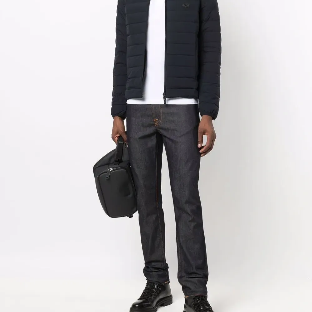 Пуховик с нашивкой-логотипом