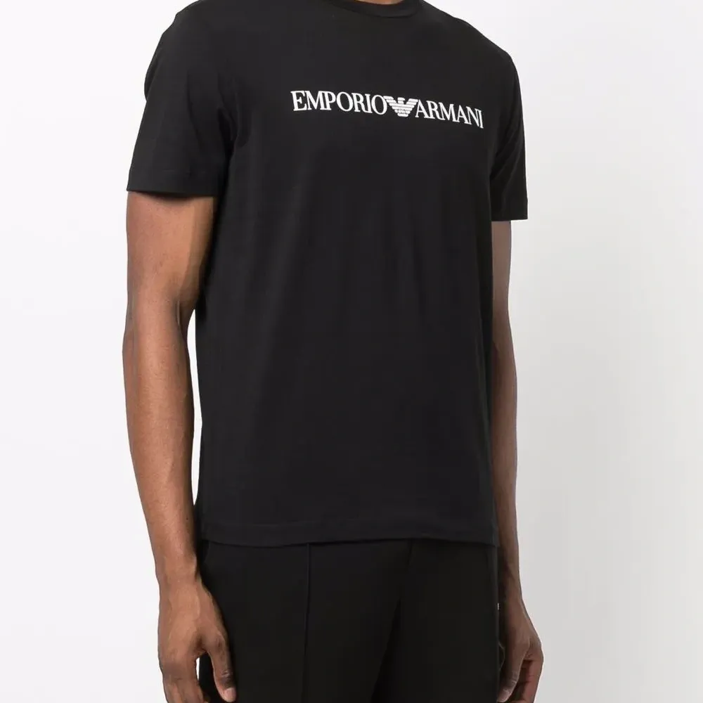 Футболка с логотипом