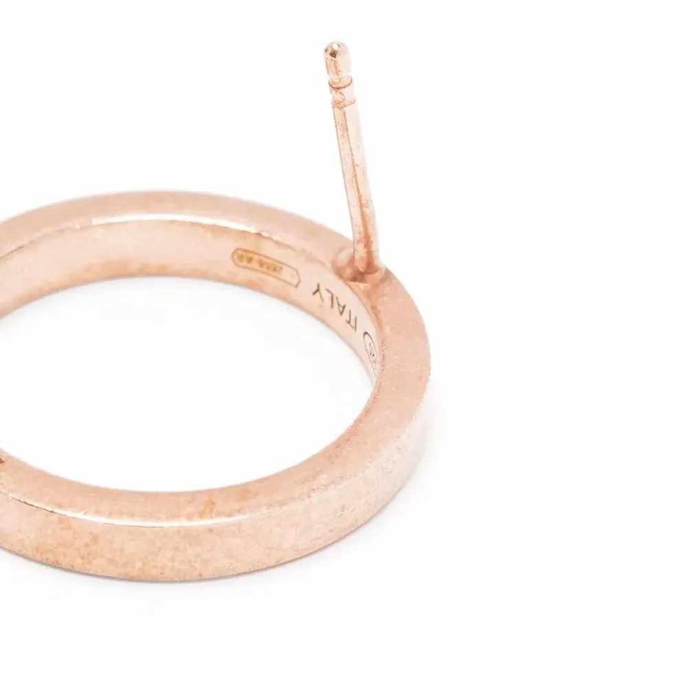 серьги-кольца с эффектом чеканки