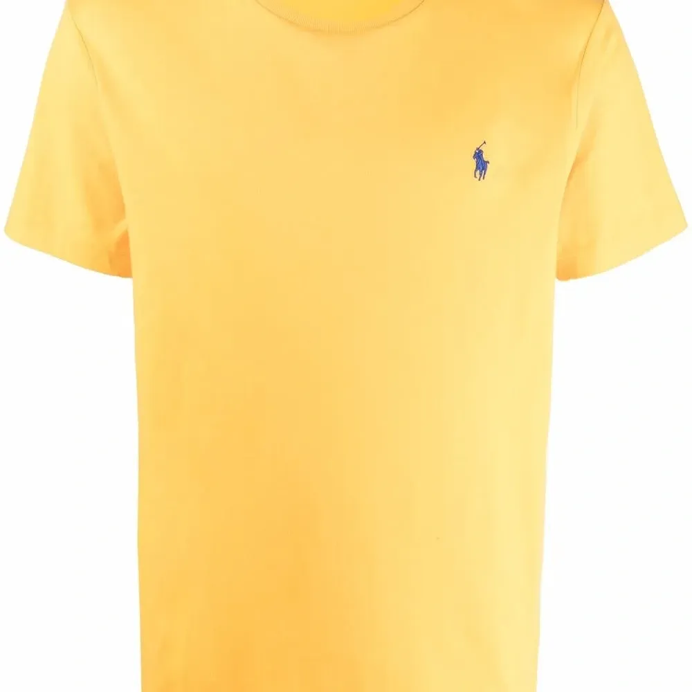 Футболка с вышитым логотипом