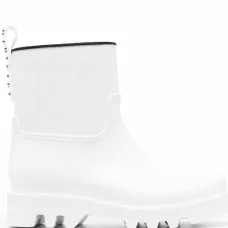 Сапоги с заклепками