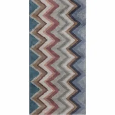 ковер с узором зигзаг