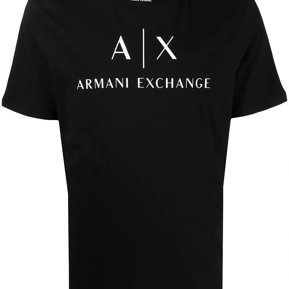 Футболка с логотипом