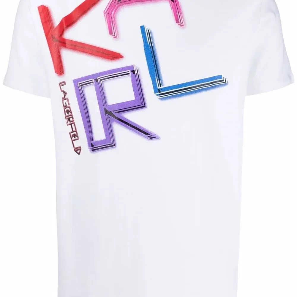 Футболка с логотипом