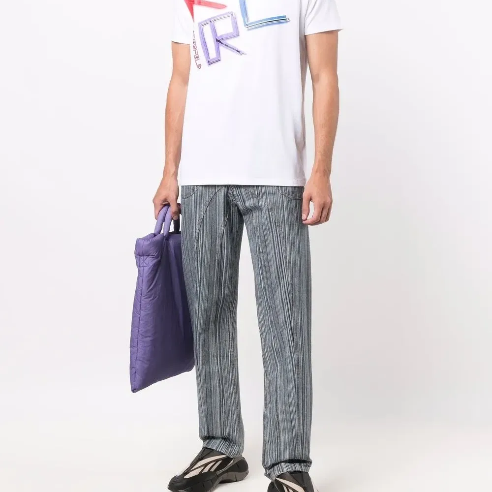 Футболка с логотипом