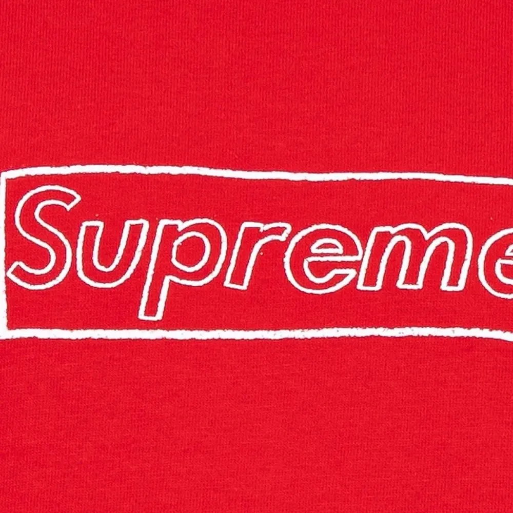 Футболка Chalk Logo из коллаборации с Kaws