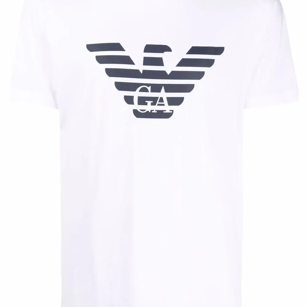 Футболка с логотипом