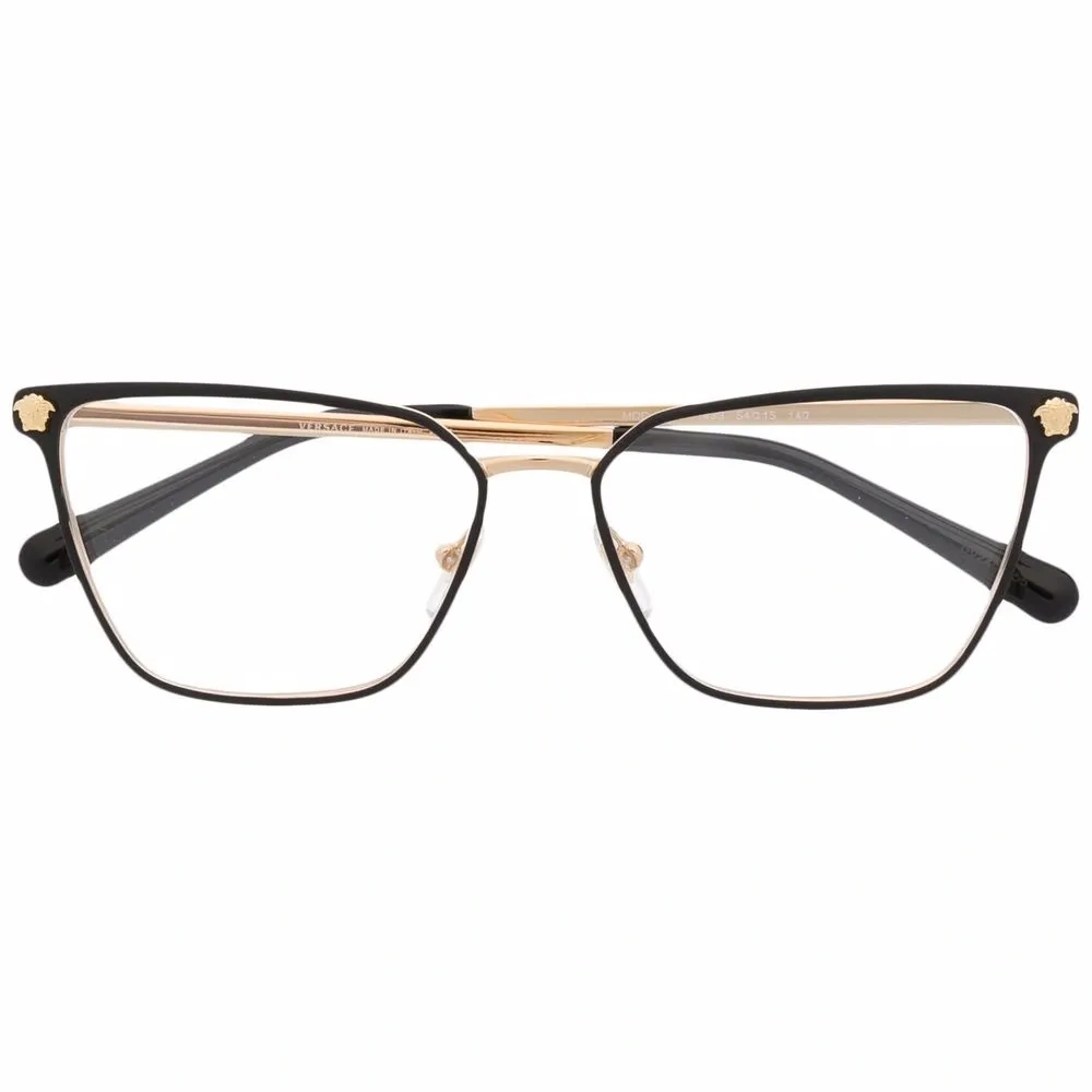 Очки в квадратной оправе