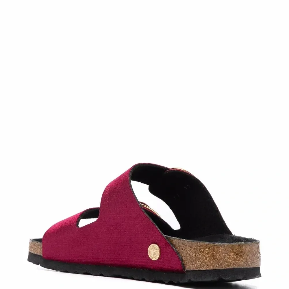 Сандалии с ремешками