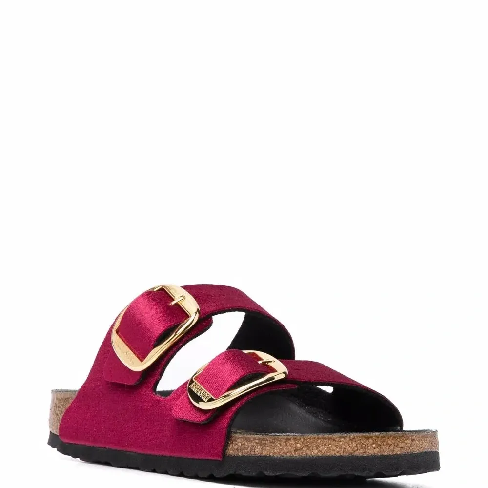 Сандалии с ремешками