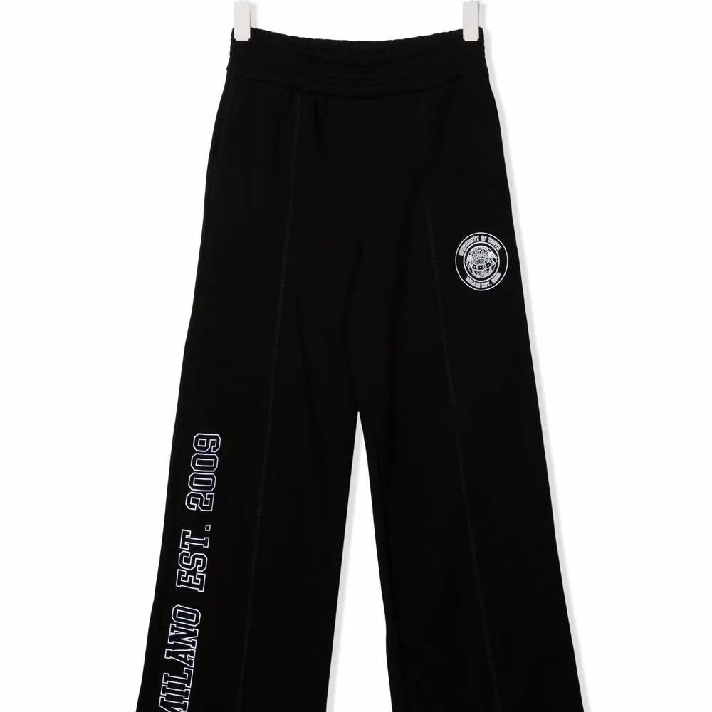 спортивные брюки широкого кроя с логотипом