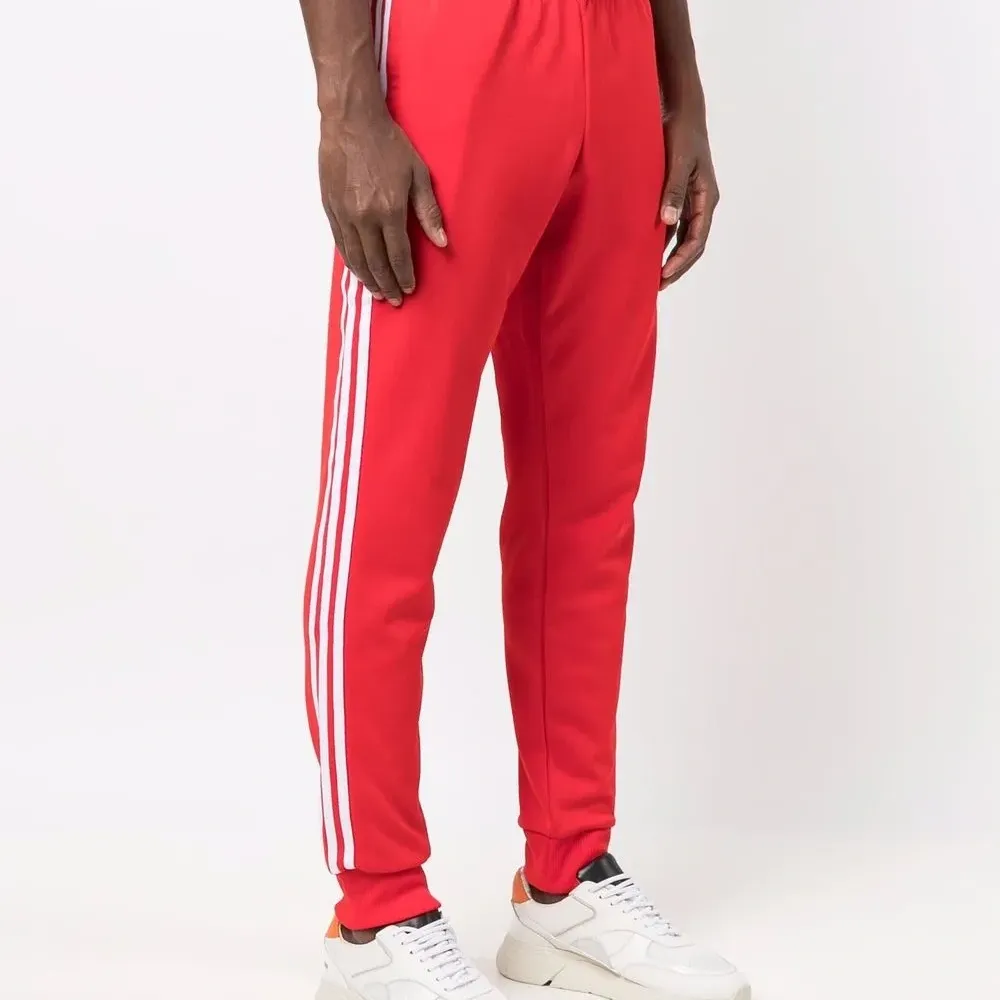 Спортивные брюки с вышитым логотипом