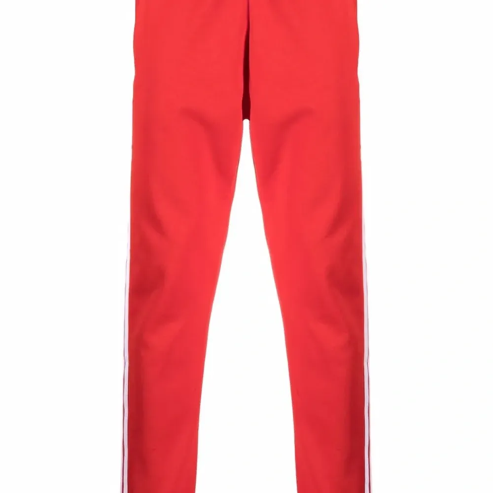 Спортивные брюки с вышитым логотипом