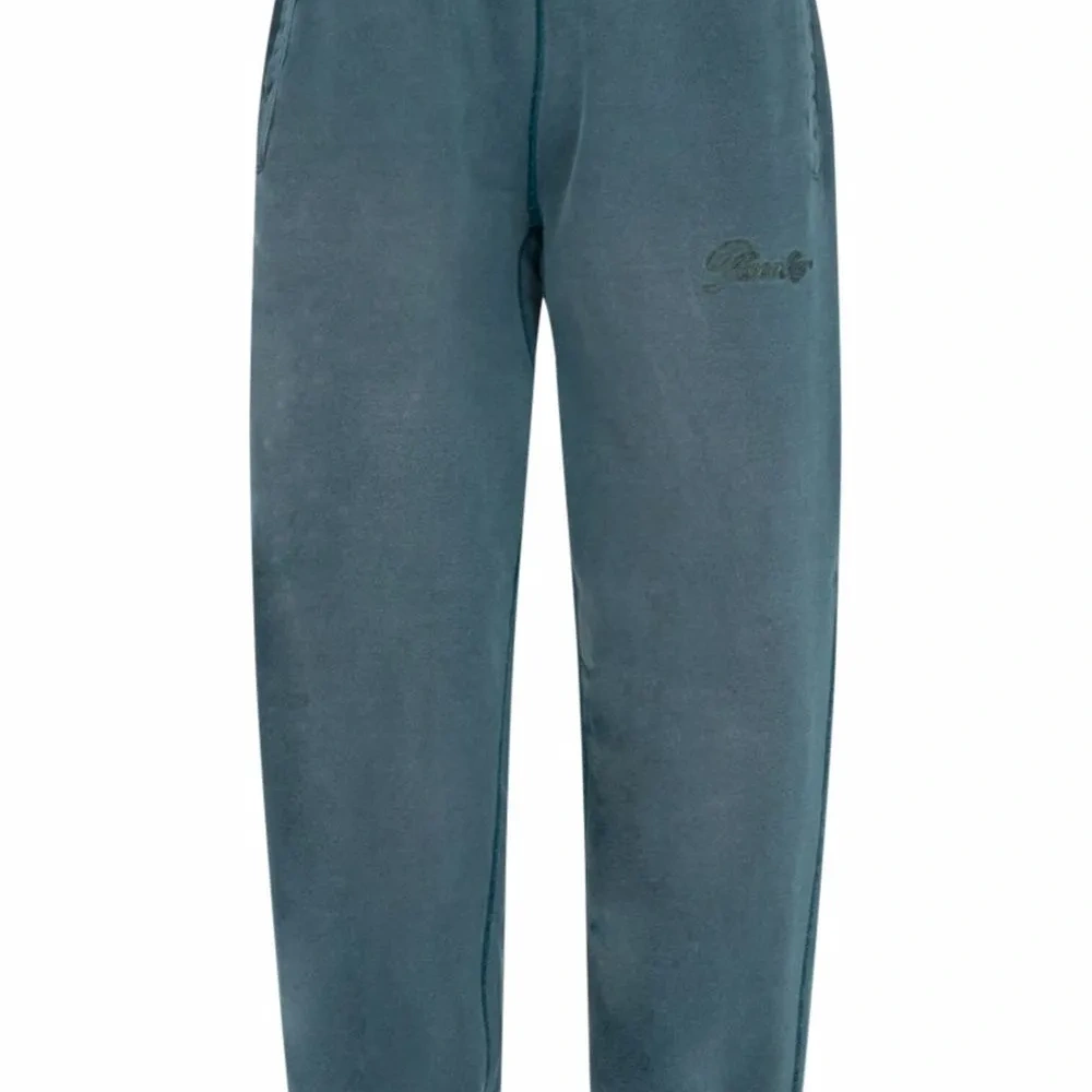 спортивные брюки с логотипом и эффектом потертости