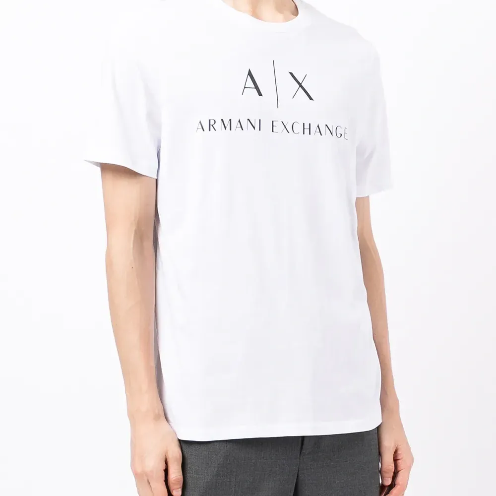 Футболка с логотипом