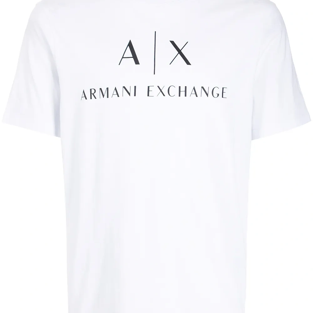 Футболка с логотипом