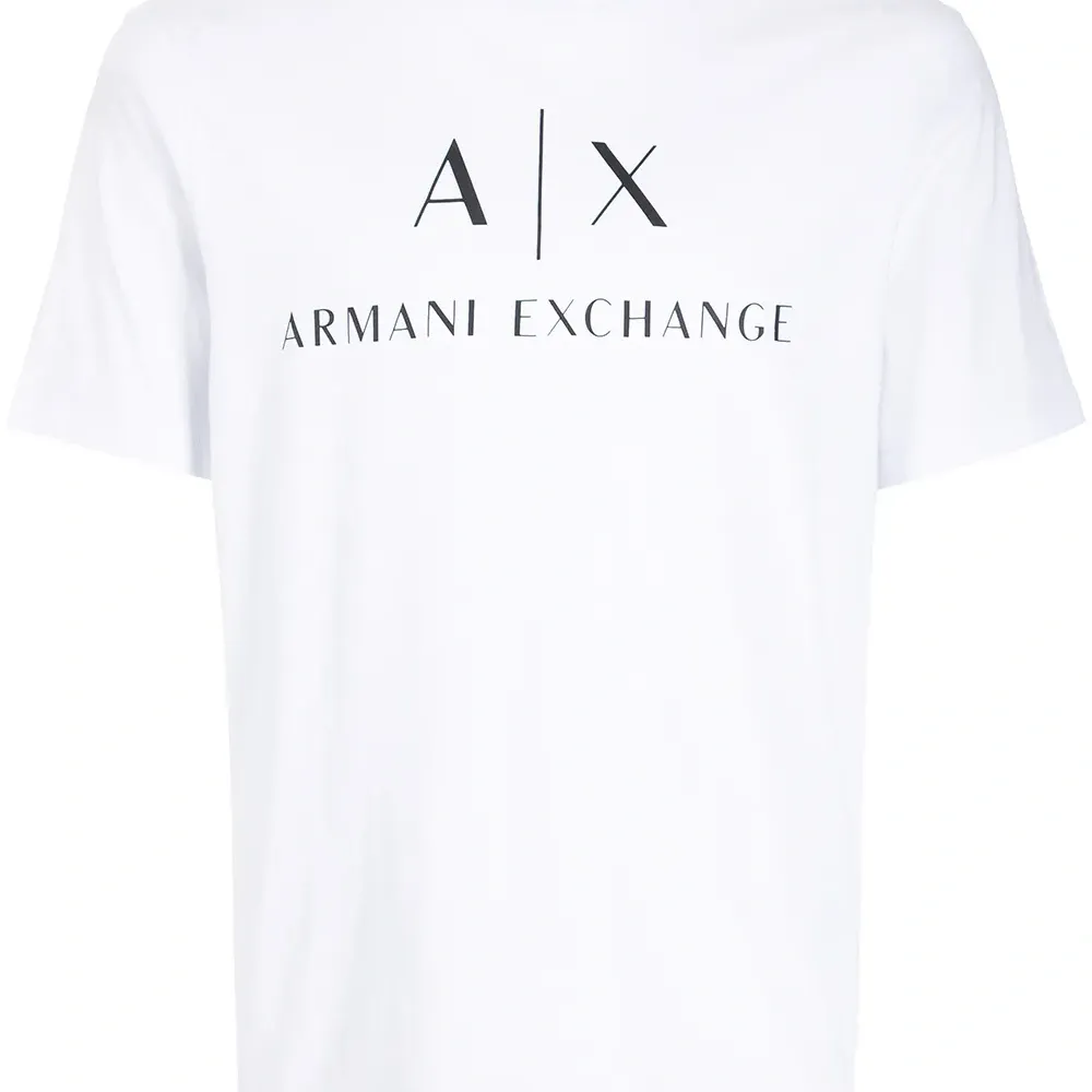 Футболка с логотипом