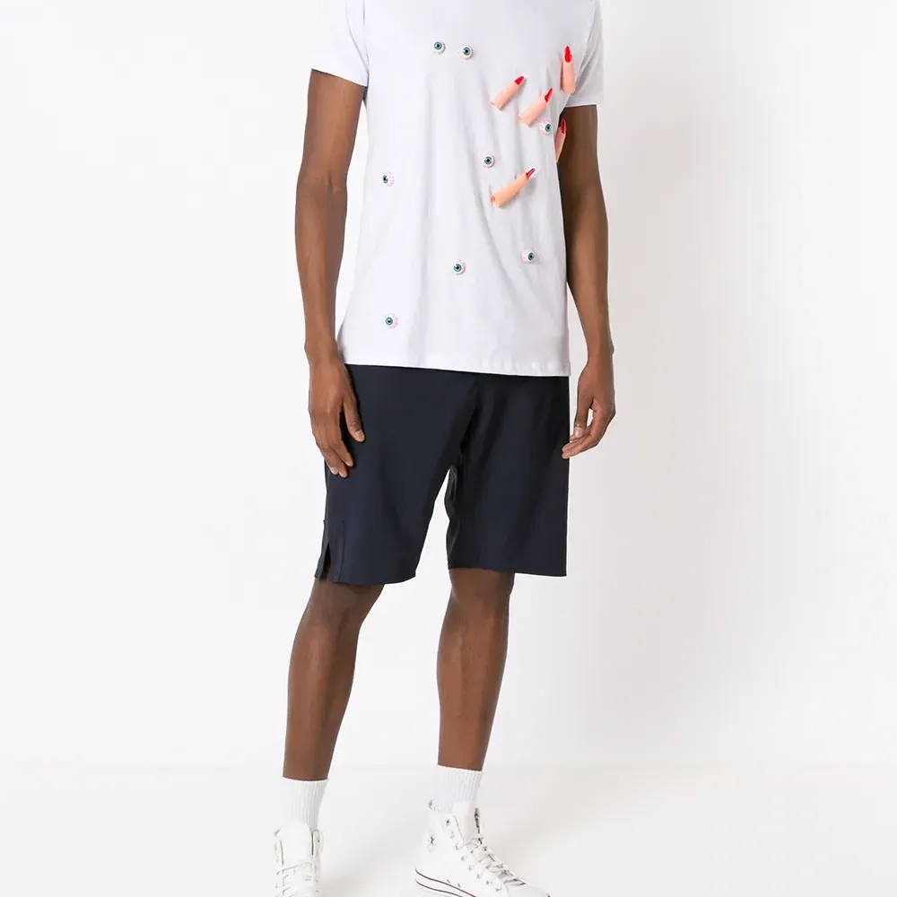 Футболка с аппликацией