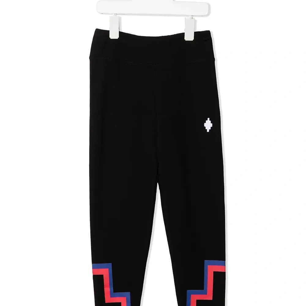 легинсы с логотипом