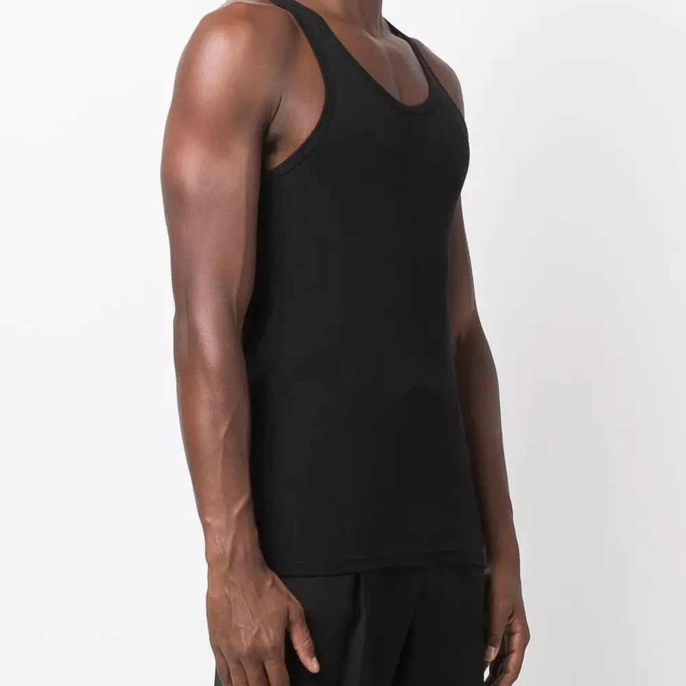 Топ без рукавов