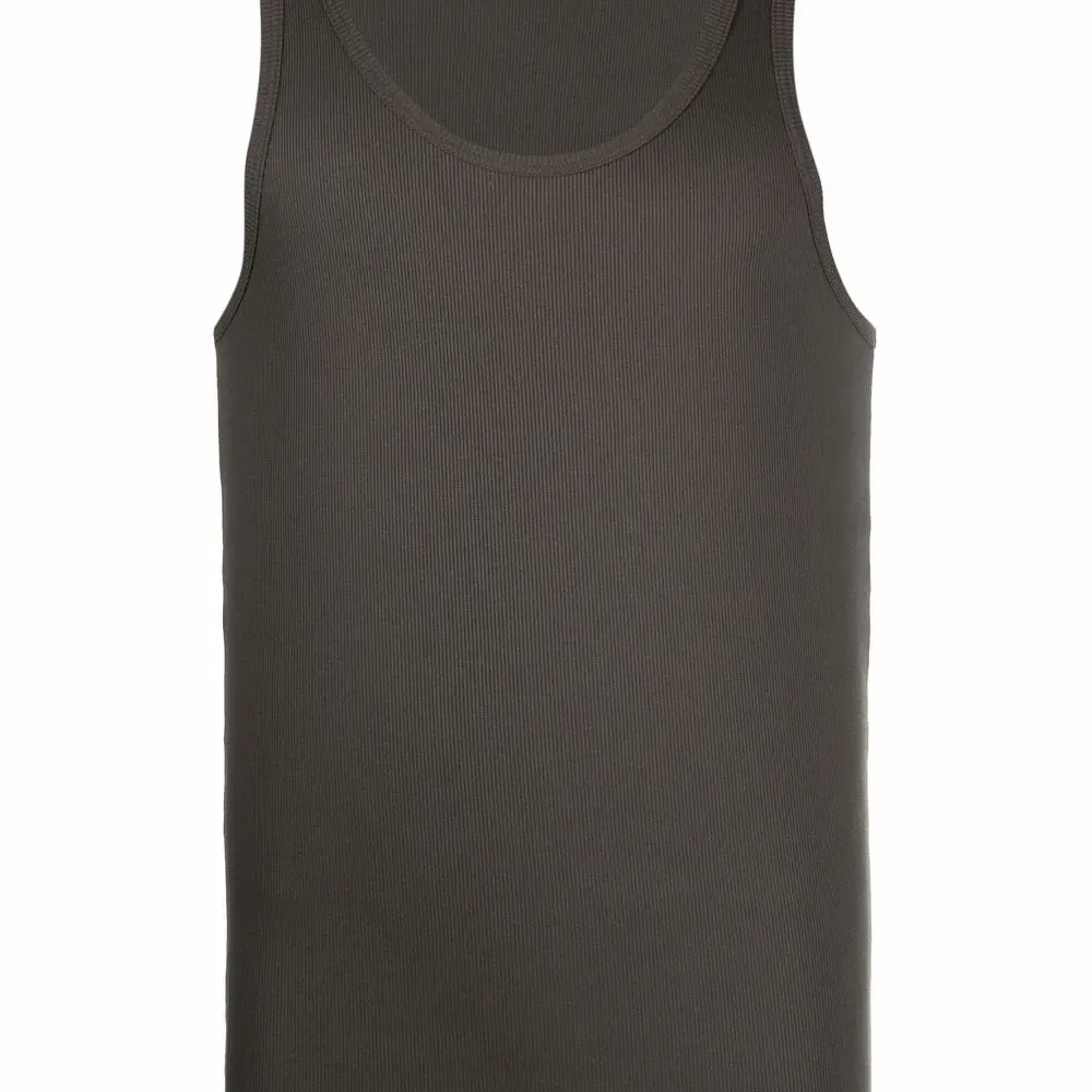 топ без рукавов