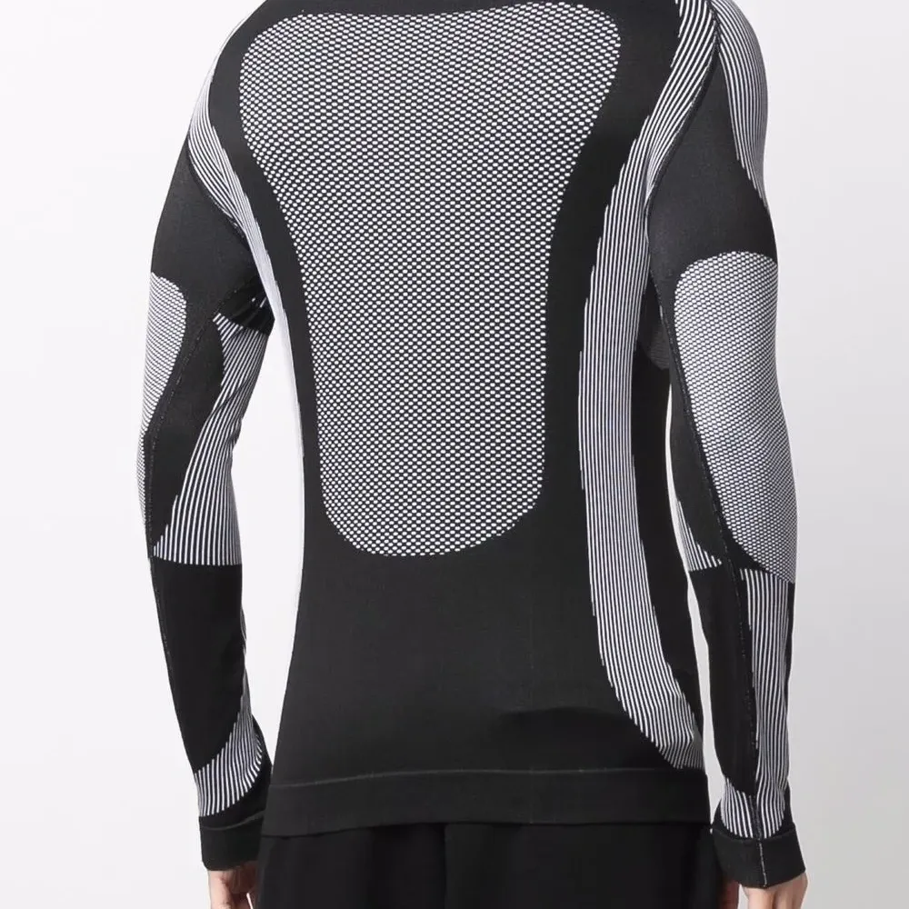 Топ с длинными рукавами и логотипом