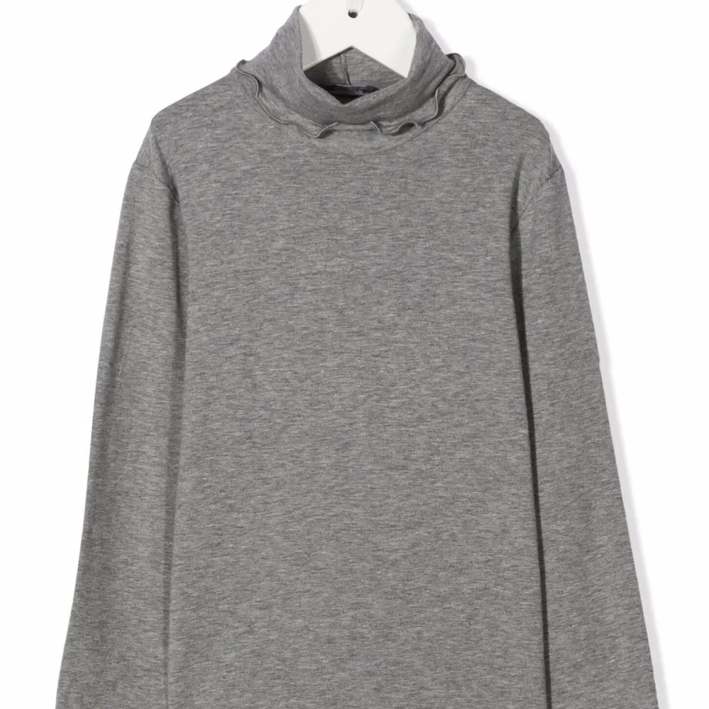 Топ с длинными рукавами