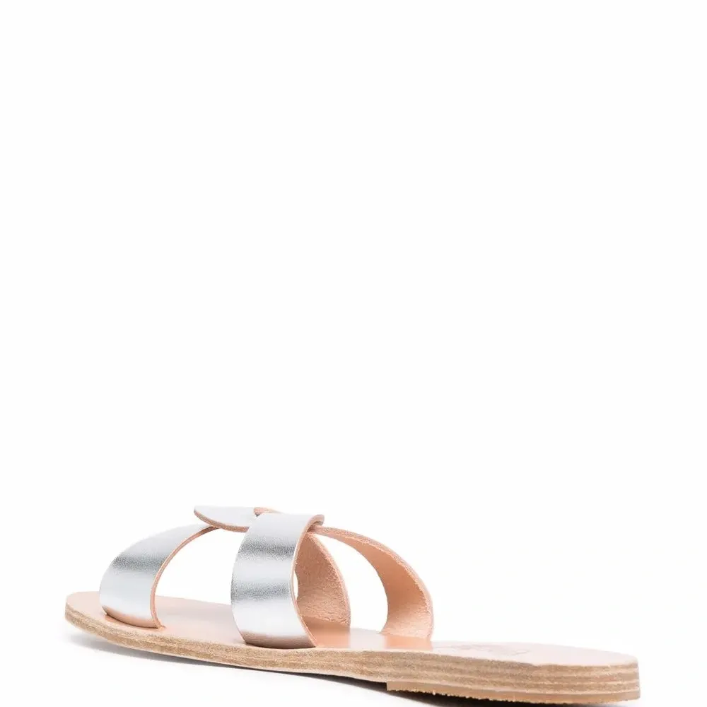 Сандалии с эффектом металлик