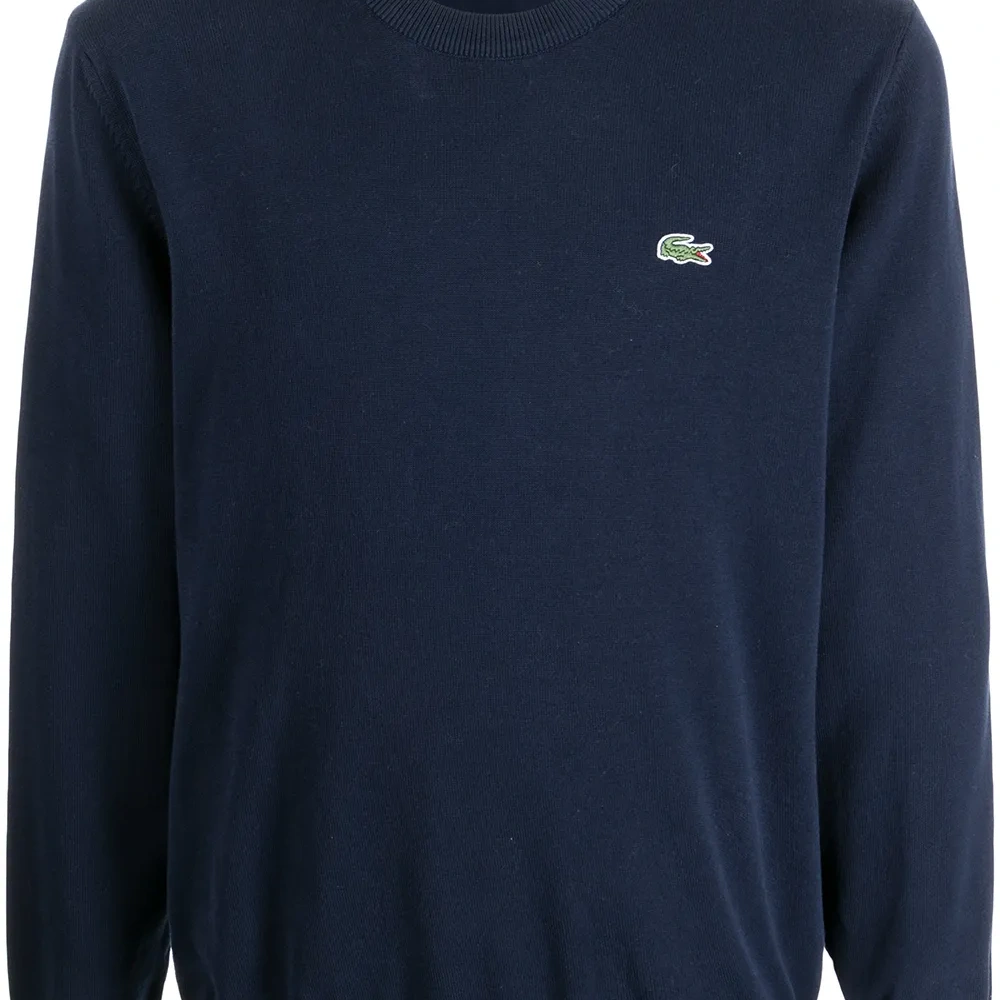 Толстовка с вышитым логотипом