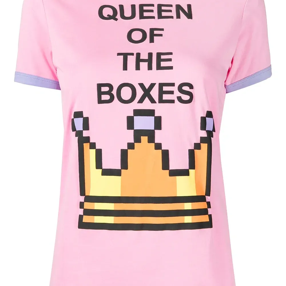 Футболка Queen Of The Boxes