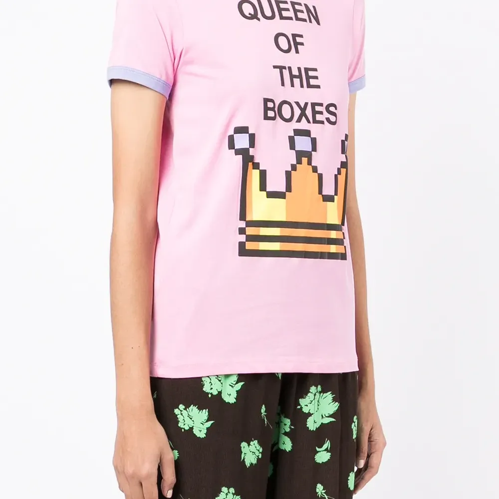 Футболка Queen Of The Boxes