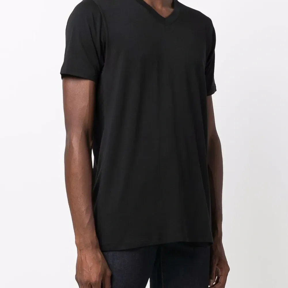 Футболка с круглым вырезом