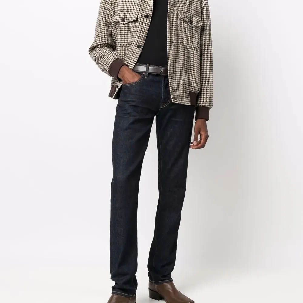 Футболка с круглым вырезом